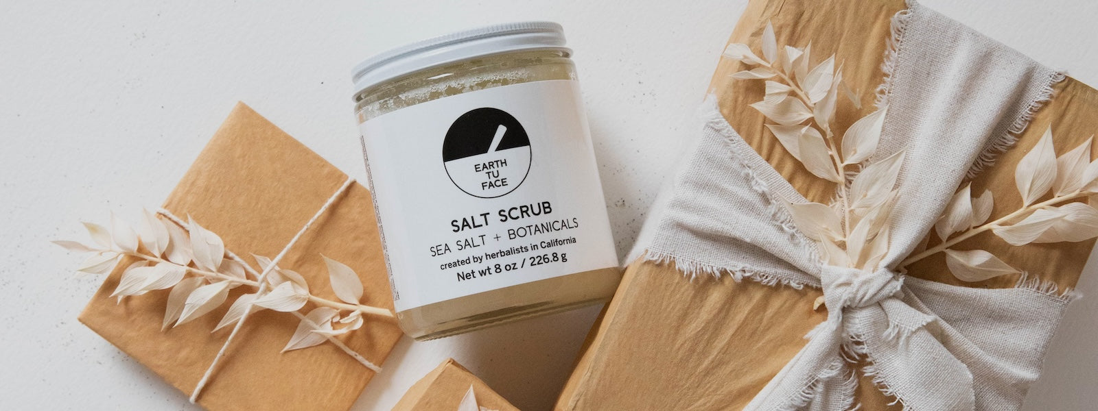 Salt_Scrub_with_gifts_web_homepage